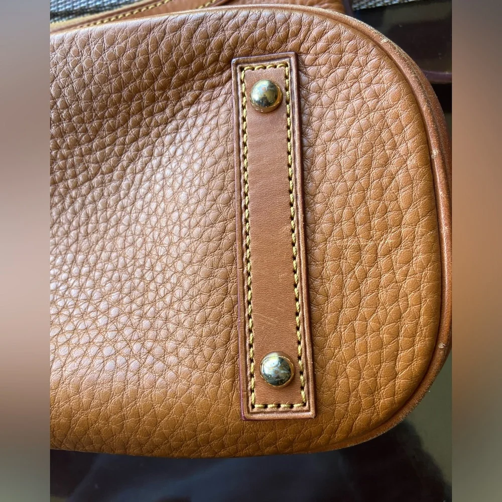 Vintage Dooney Bourke Brown Pebble Grain Leather Buckle Strap Hobo Shoulder Bag - Picture 5 of 14